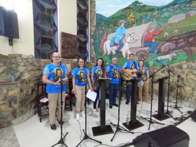 FiÃ©is lotaram o SantuÃ¡rio de Laranjeiras do Sul na abertura das Novenas de Nossa Senhora Aparecida
